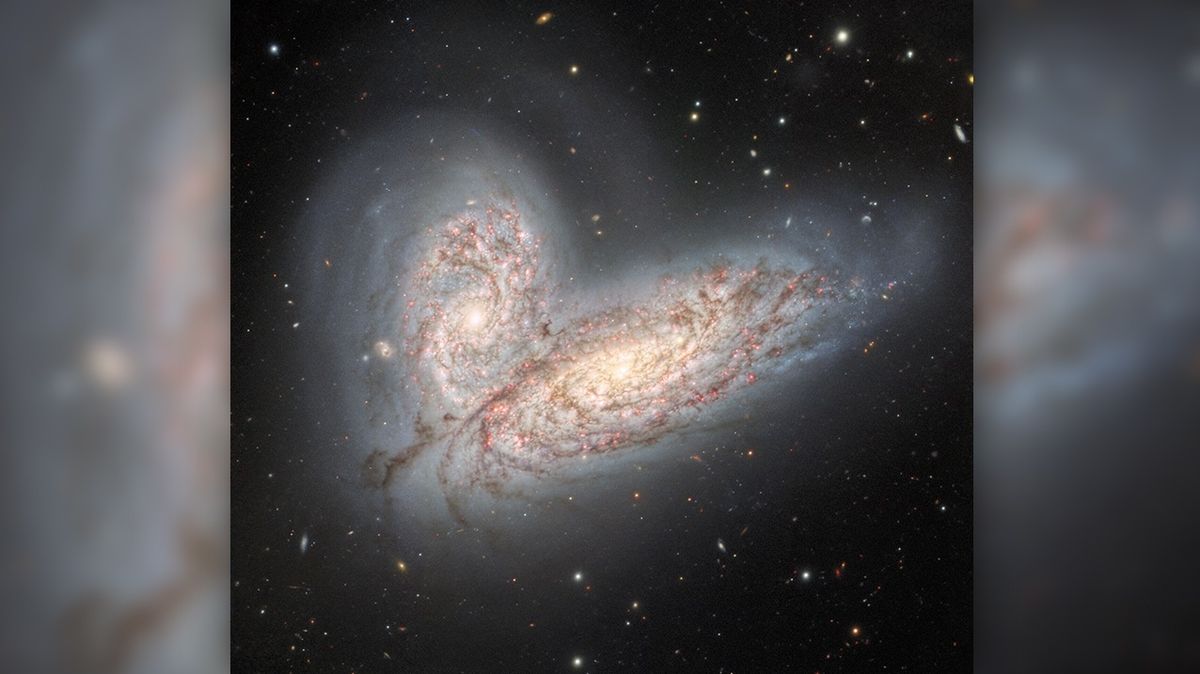 Snímek splývajících galaxií naznačuje, co čeká Mléčnou dráhu